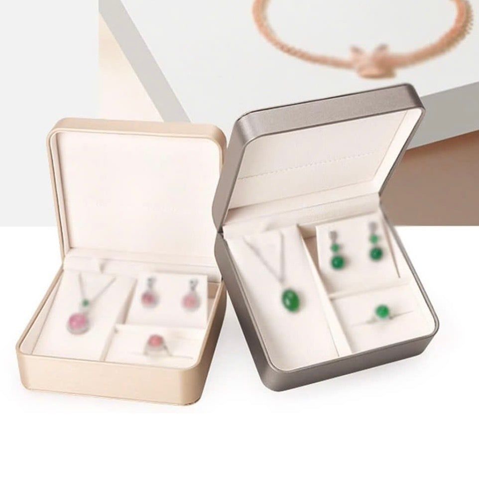 Hộp Da PU Đựng Bộ Nữ Trang MADAME HIEN PEARLS Sang Trọng 14cm x 13,5cm x 5,5cm PKG022