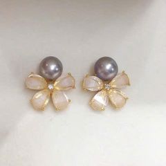 Bông Tai Ngọc Trai Tự Nhiên Dáng Hoa Bọc Vàng 18K Kim Bạc s925 MADAME HIEN PEARLS BTN144