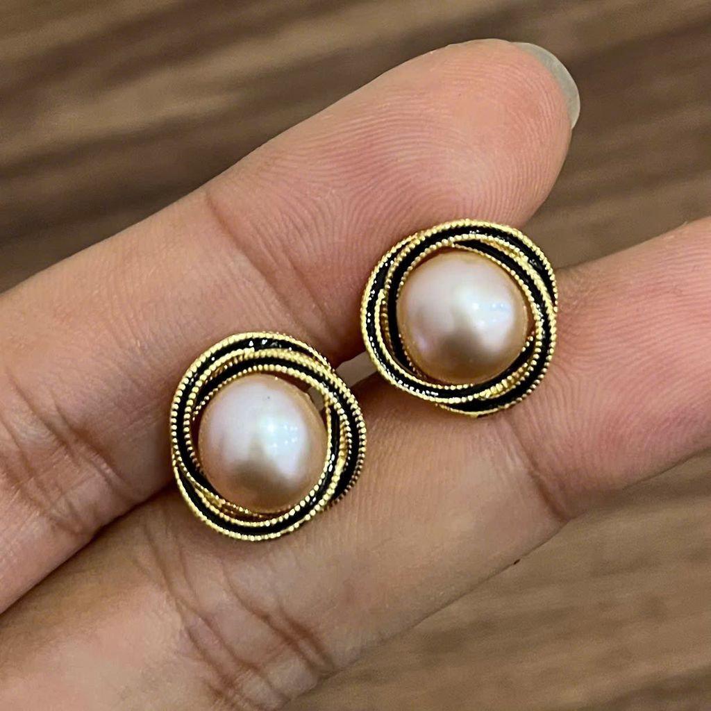 Bông Tai Ngọc Trai Tự Nhiên Phong Cách Cổ Điển Viền Đen Sang Trọng MADAME HIEN PEARLS Cho Nữ BTN266
