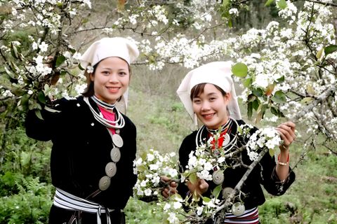 Tour Hoa Lê: Hà Nội - Bản Khâu Tràng - Núi Mù Là