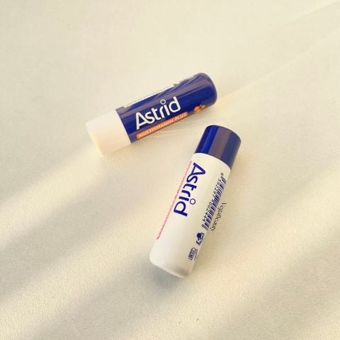 ASTRID Son Dưỡng Môi Mỡ Hươu 4,7g