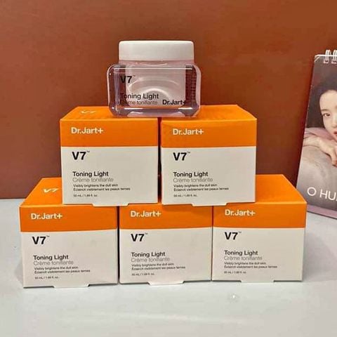 Kem Dưỡng Trắng Da Dr.Jart+ V7 Toning Light