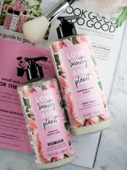 Love Beauty And Planet Sữa Dưỡng Thể Sáng Da Delisious Glow 400ml