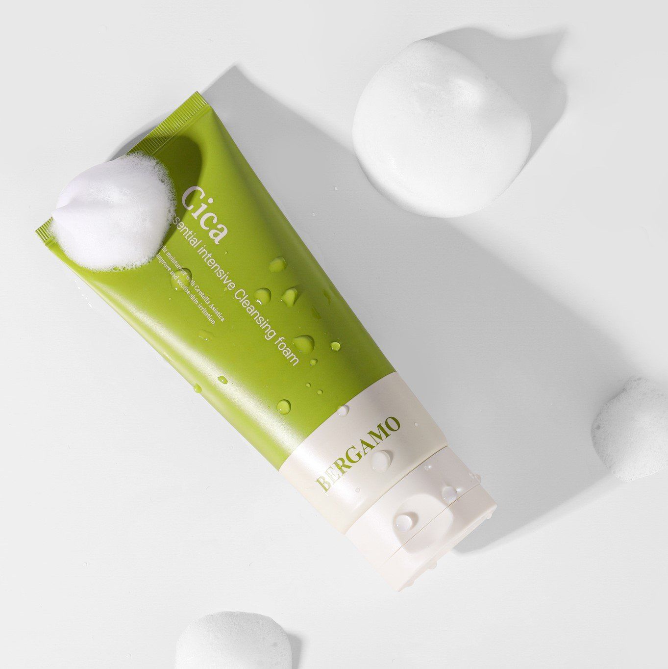 SỮA RỬA MẶT RAU MÁ BERGAMO CICA ESSENTIAL INTENSIVE CLEANSING FOAM 120ML