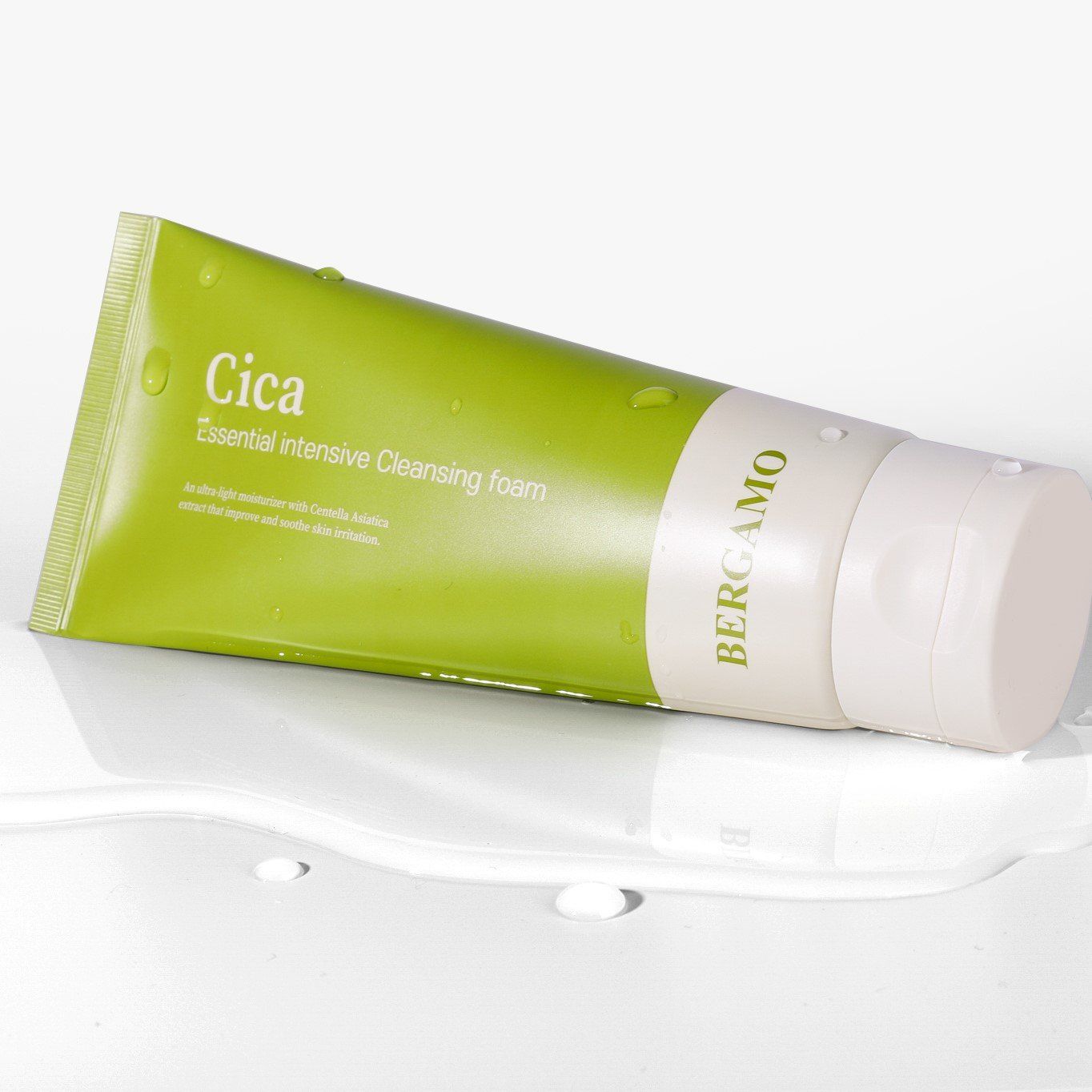 SỮA RỬA MẶT RAU MÁ BERGAMO CICA ESSENTIAL INTENSIVE CLEANSING FOAM 120ML