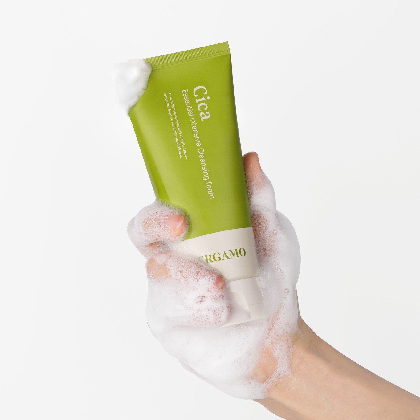 SỮA RỬA MẶT RAU MÁ BERGAMO CICA ESSENTIAL INTENSIVE CLEANSING FOAM 120ML
