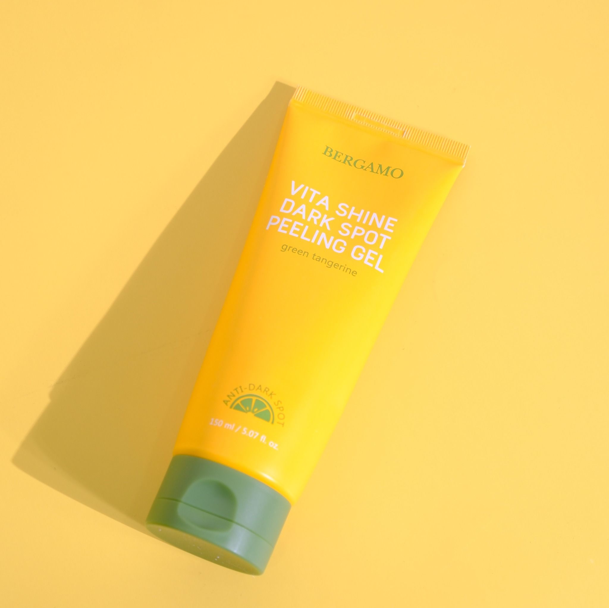 TẨY DA CHẾT QUÝT XANH SÁNG DA MỜ THÂM NÁM BERGAMO GREEN TANGERINE VITA SHINE DARK SPOT PEELING GEL 150ML