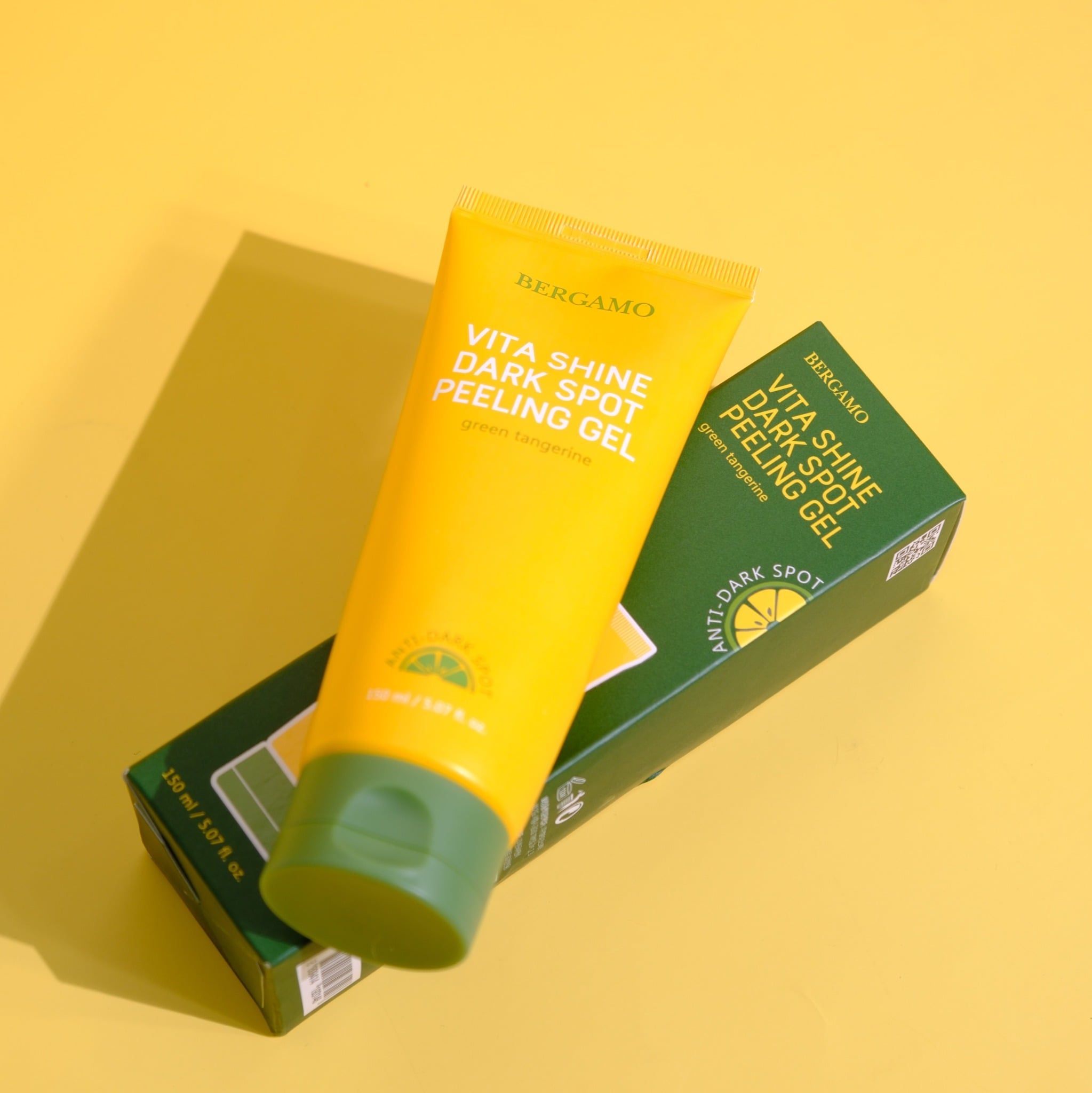 TẨY DA CHẾT QUÝT XANH SÁNG DA MỜ THÂM NÁM BERGAMO GREEN TANGERINE VITA SHINE DARK SPOT PEELING GEL 150ML