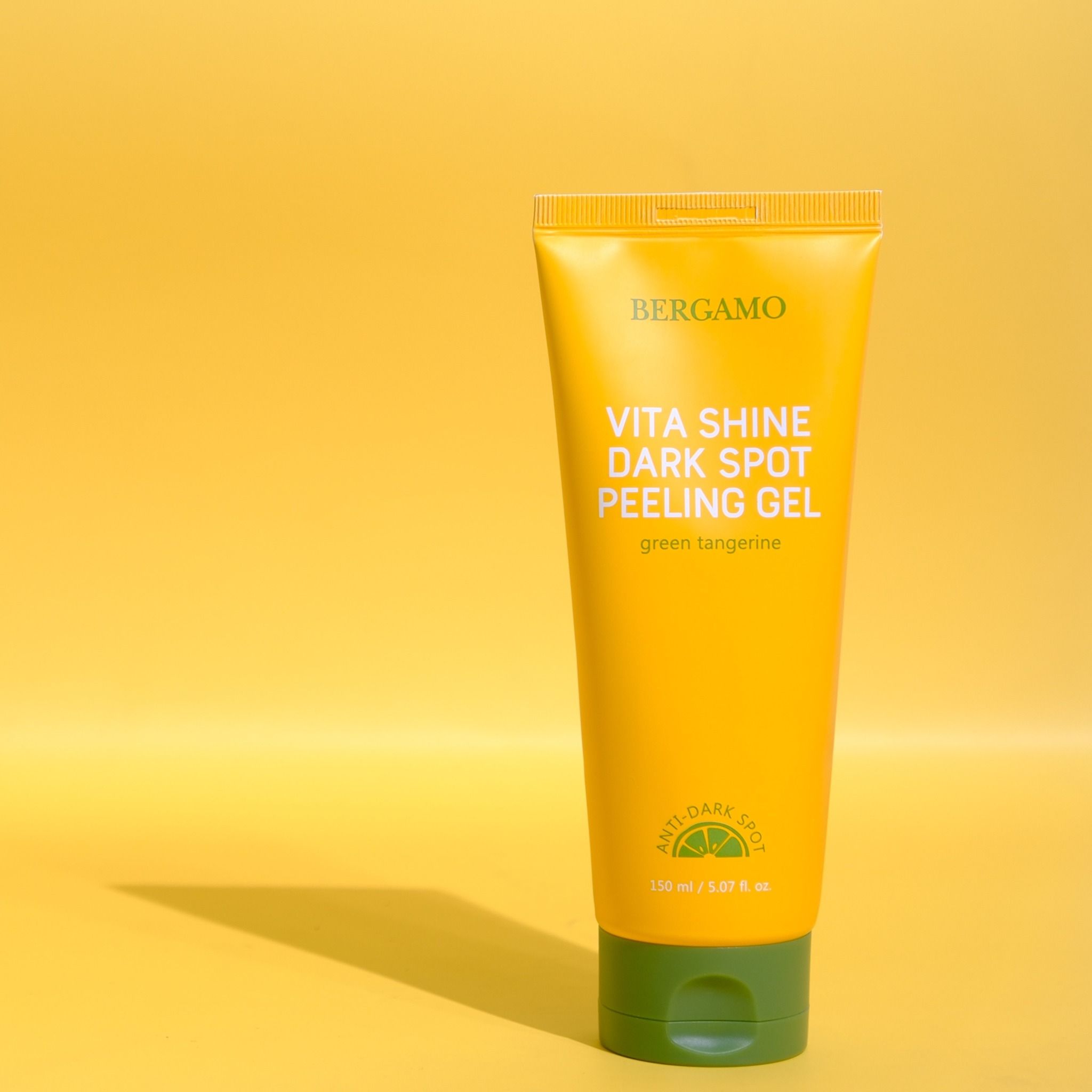 TẨY DA CHẾT QUÝT XANH SÁNG DA MỜ THÂM NÁM BERGAMO GREEN TANGERINE VITA SHINE DARK SPOT PEELING GEL 150ML