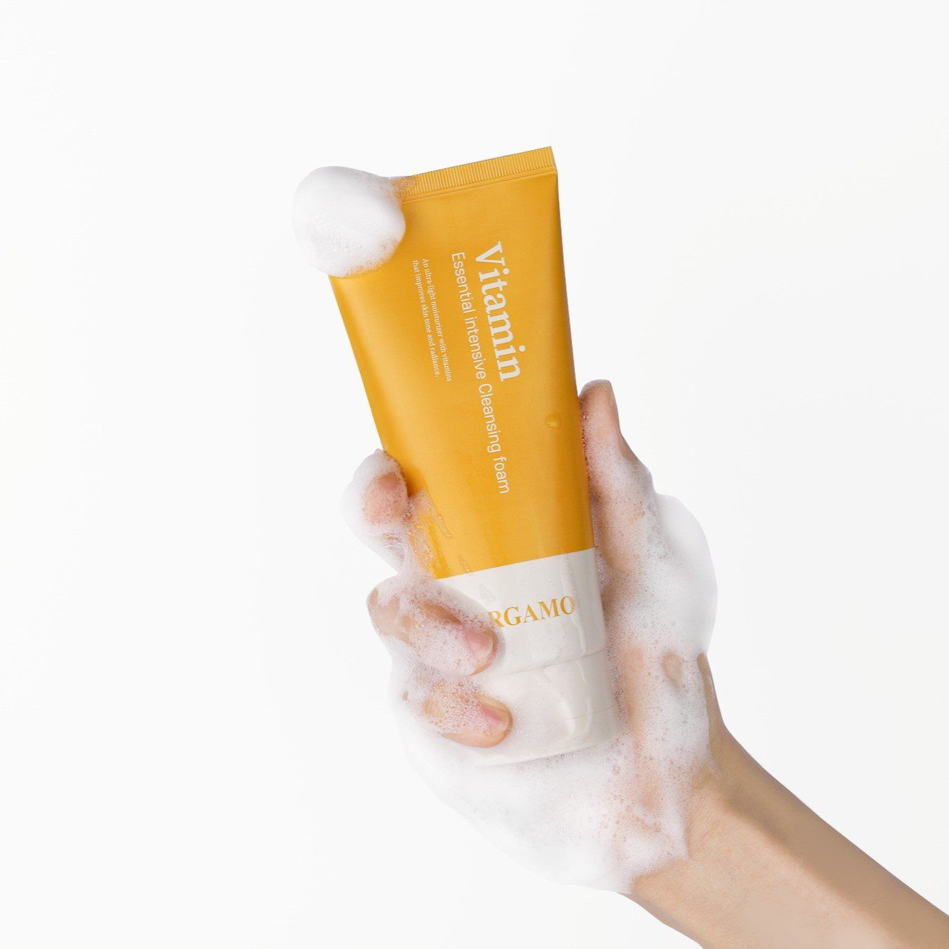 SỮA RỬA MẶT VITAMIN SÁNG DA BERGAMO INTENSIVE VITAMIN CLEANSING FOAM 120ML