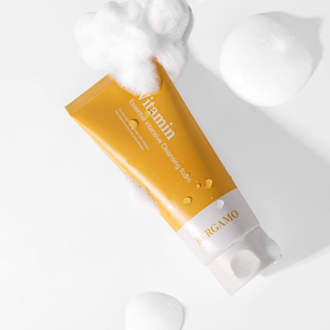 SỮA RỬA MẶT VITAMIN SÁNG DA BERGAMO INTENSIVE VITAMIN CLEANSING FOAM 120ML