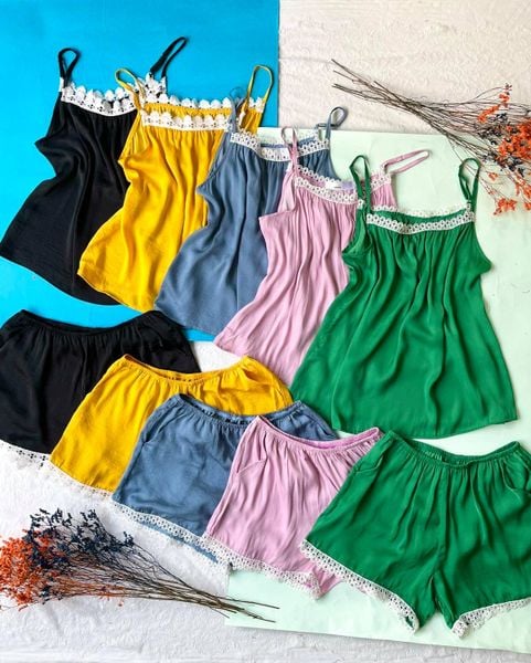  Quần đùi lụa viền ren 