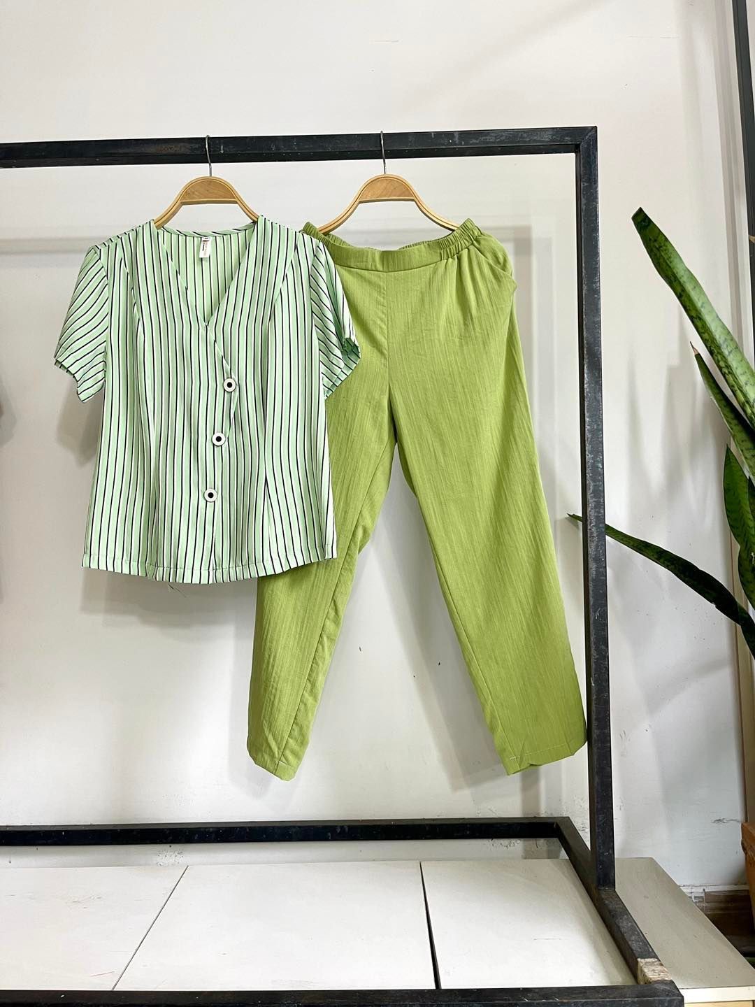  Bộ quần dài áo sọc phối màu có tay 