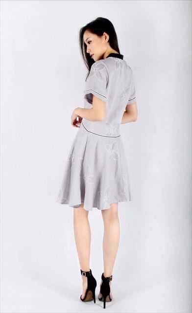  Đầm công sở xoè phối đen InFashion 