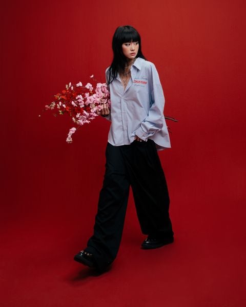  A RED BUTTON BAGGY PANTS 