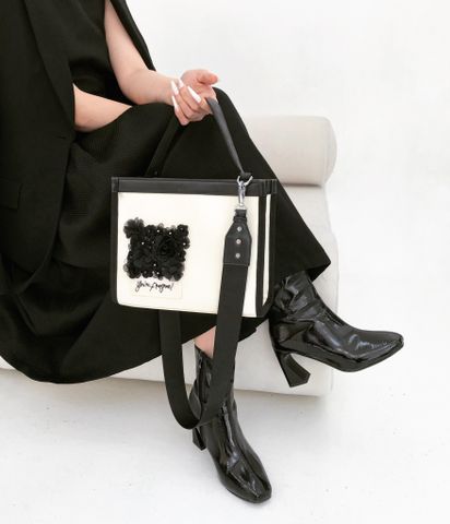  Túi Daily Canvas Quai Da Thời Trang Nam Nữ Chu Du - Màu Trắng Đính Hoa - Size Vừa 