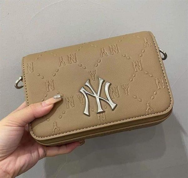  Túi MLB Monogram Hoodie Mini Crossbody 32BGPB111 