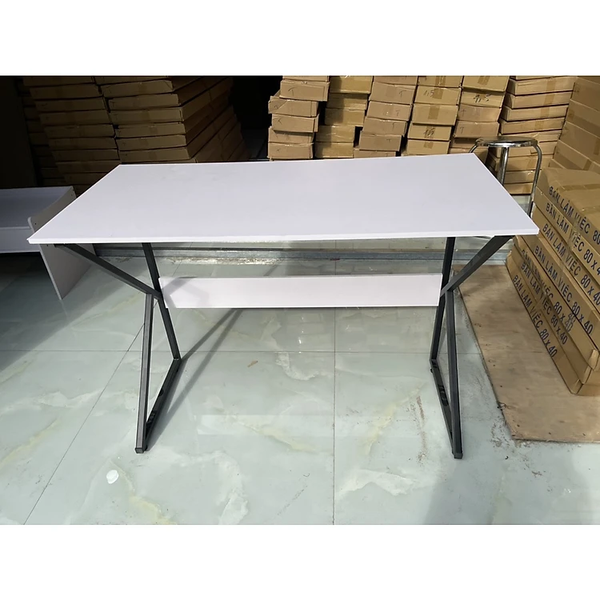 Bàn máy tính mỏng chân K