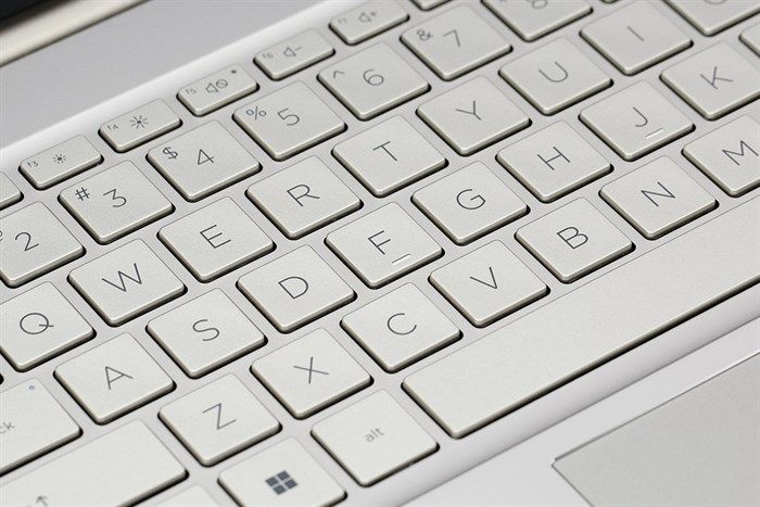 Laptop HP Pavilion 15-eg3112TU 8U6L9PA | i7-1355U | Ram 16GB | SSD 512GB | Intel Iris Xe | 15.6 inch FHD | Win 11 | Bạc