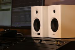 Loa Kiểm Âm EDIFIER MR4