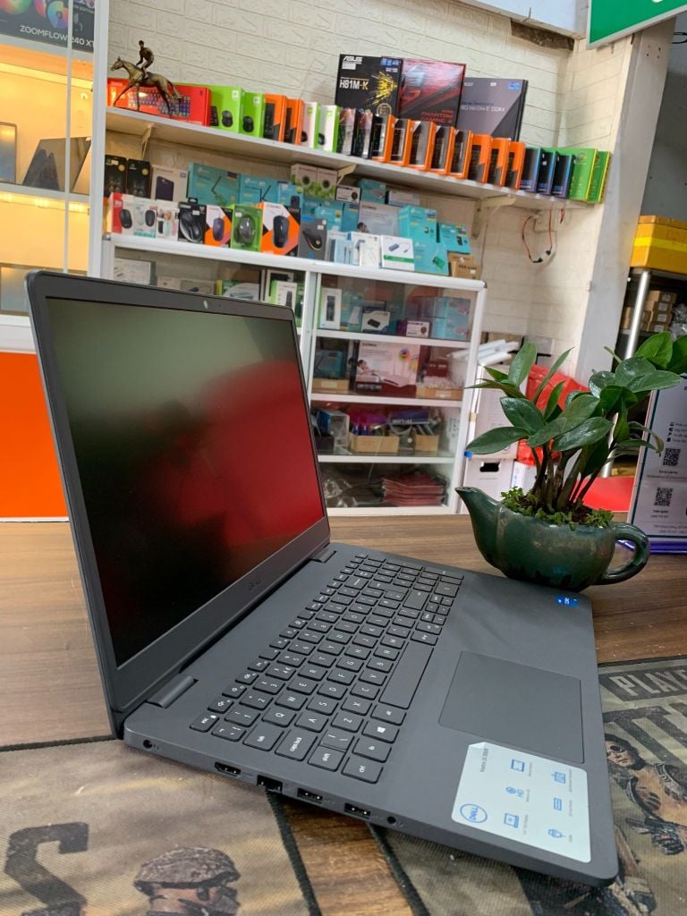 Laptop DELL Vostro 3500 | i3 1115G4 | Ram 8GB | SSD NVME 250GB | 15.6 inch HD