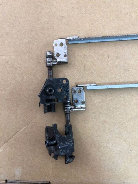 Bản lề laptop Dell Inspiron 3520