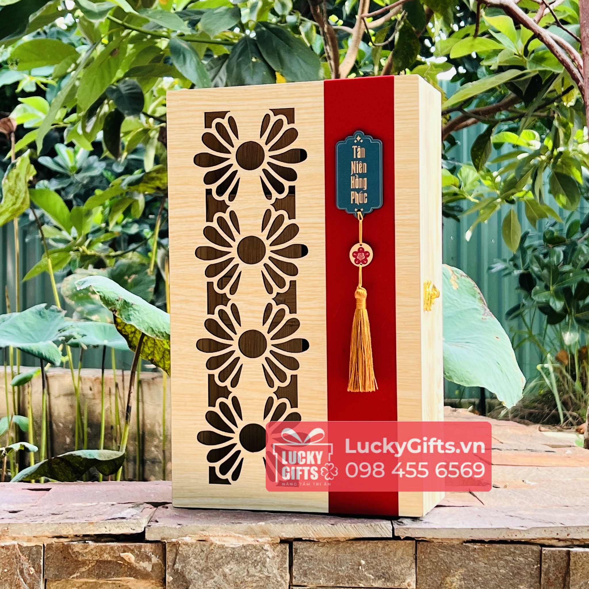 Hộp gỗ thông đựng quà Tết 2026 tứ cúc - LuckyGifts