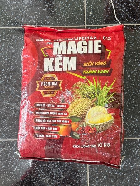  phân bón  MAGIE KẼM biến vàng thành xanh (bao 10kg) 
