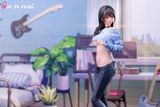  Guitar Girl - She is Real Studio 