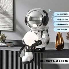 [Order] Đồ decor phòng khách - Tượng phi hành gia ôm đèn