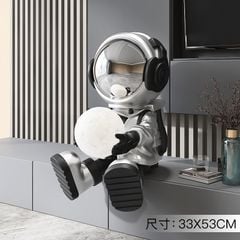 [Order] Đồ trang trí phòng khách, kệ tivi - Tượng phi hành gia ôm đèn