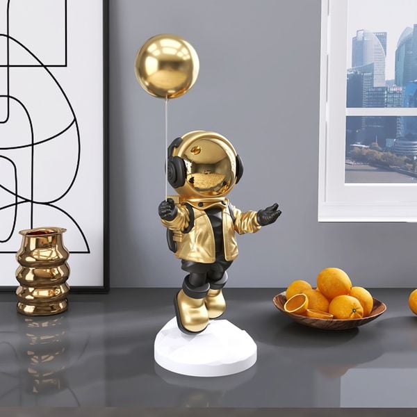[Order] Tượng phi hành gia cầm bóng trang trí kệ tivi, phòng khách