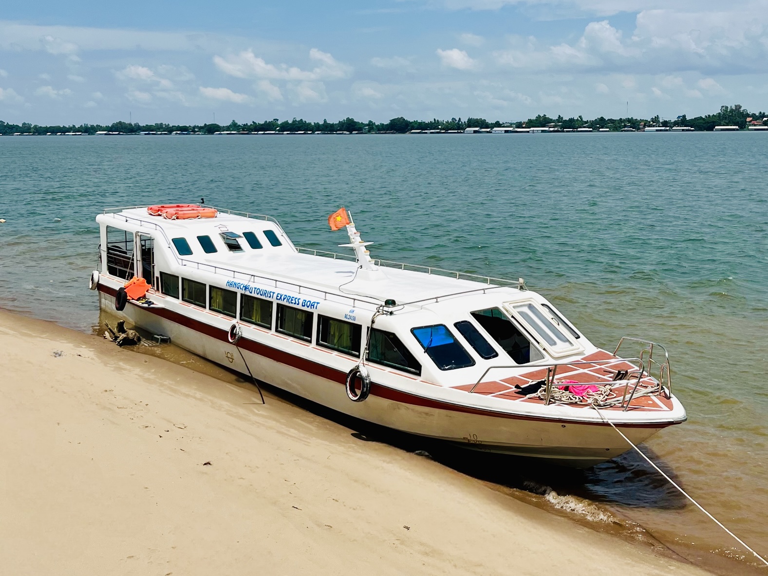 4d25c1b1-696c-4ce3-9e9a-0e7cf2bfa5f3_4121edaf8f1244ad9c3c2a832532710c Southern Vietnam Highlights Tour: 4 Days from Phnom Penh to Saigon