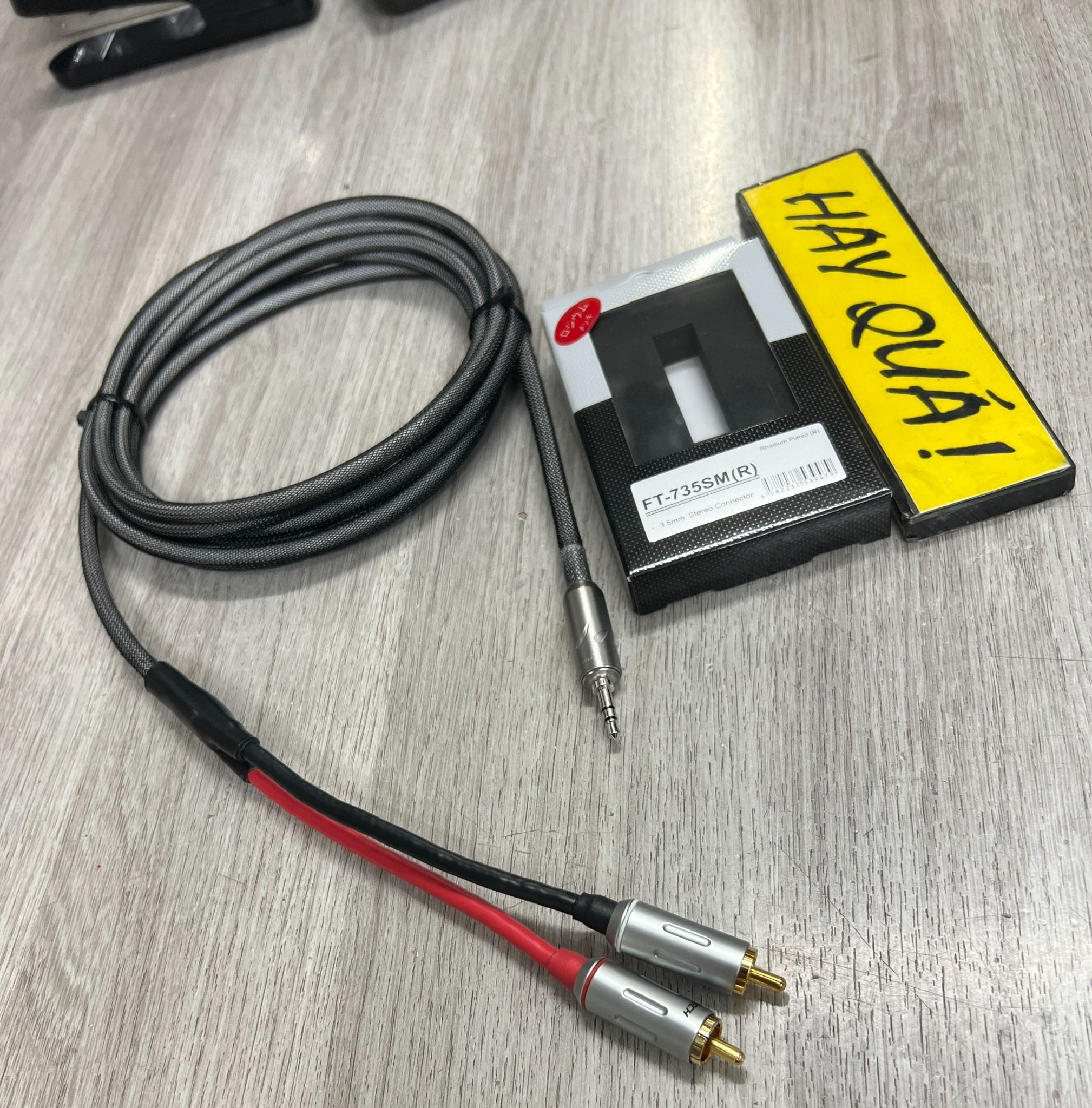 T11-15B Dây tín hiệu jack 3.5mm ==> RCA Professional
