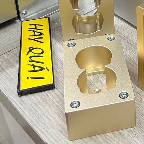  T14-01D Mặt đế nhôm ổ cắm điện anode dày 40mm nguyên khối 