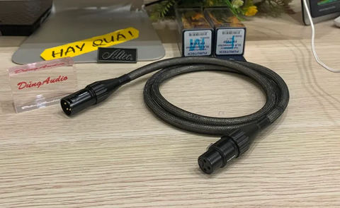  T11-09H​ XLR Male / Female XLR AES/EBU 110 Ohms - Digital Cable 