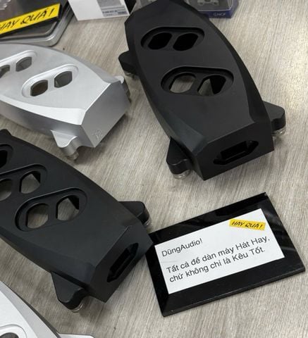  T15-11A​2 Vỏ ổ cắm điện Hi-end nhôm nguyên khối anode 