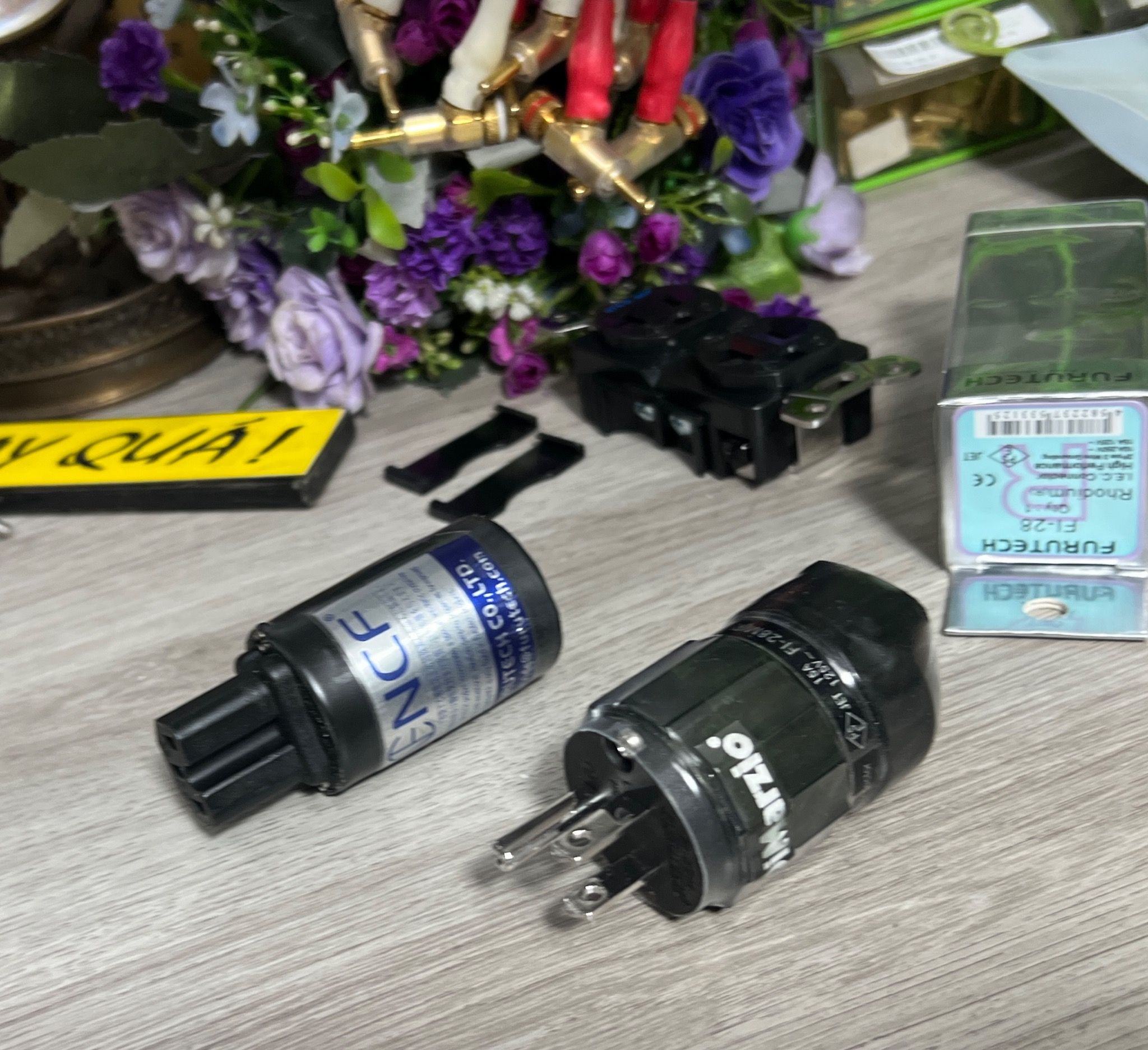 T6-24D Adaptor đảo dây nguồn Hi-end