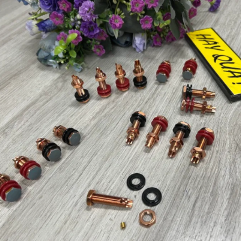 T14-21E Bulong đồng đỏ làm cọc loa cho bộ phân tần, cọc mass tổng cho thiết bị