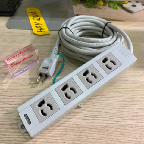  T15-16B Ổ cắm di động có khoá - JET Japan 3 pole type 15A 1500W 