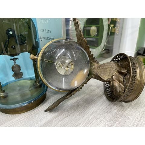  T18 Đồng hồ để bàn trưng bày hình đại bàng chất liệu đồng 