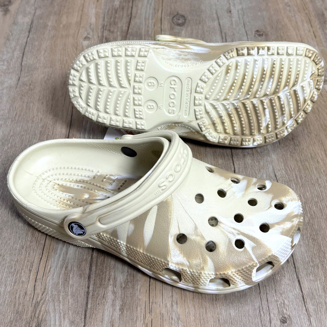 Dép Crocs Classic Roomyfit Loang HN Bone