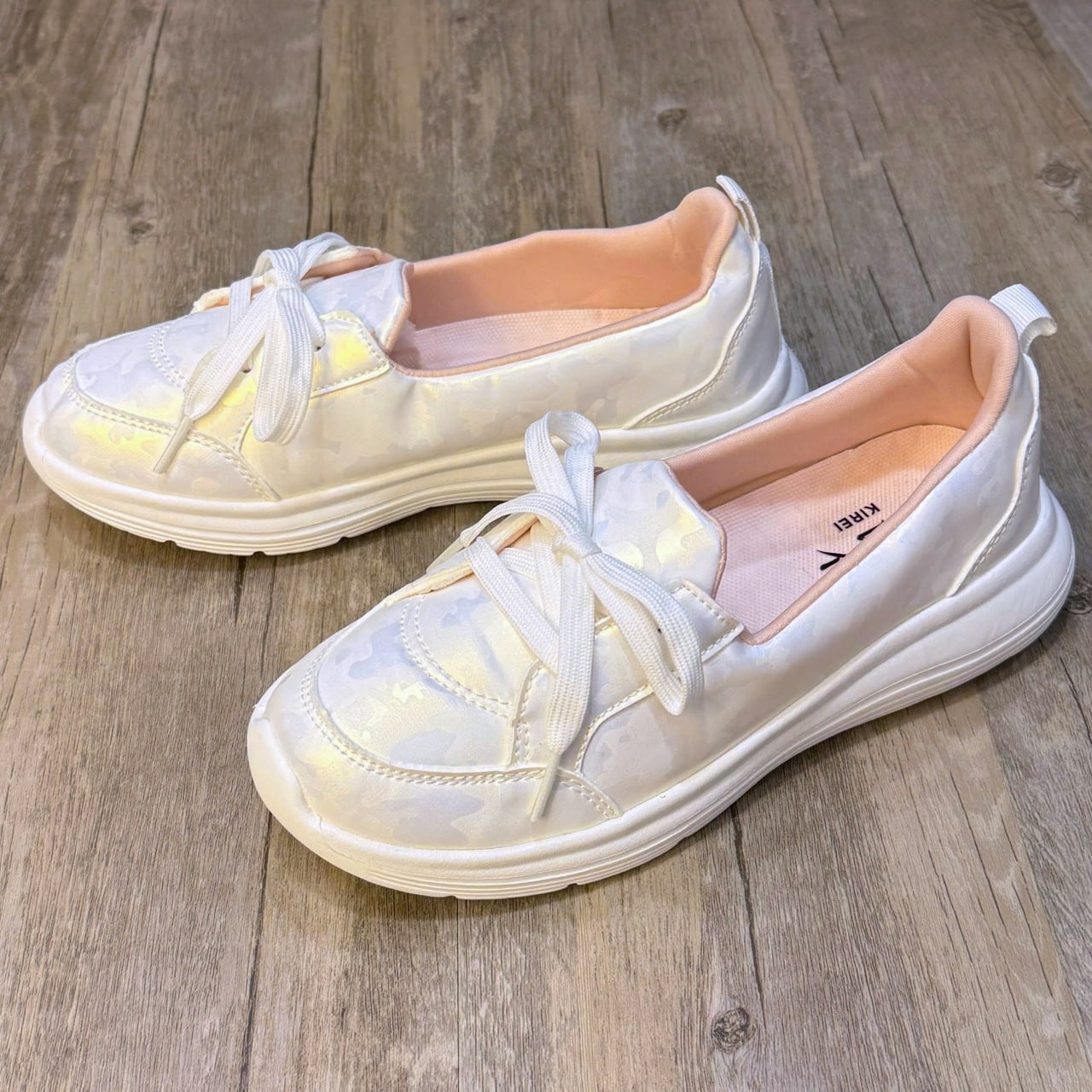 Giày Kirei Breathable Walk on Camo BG White