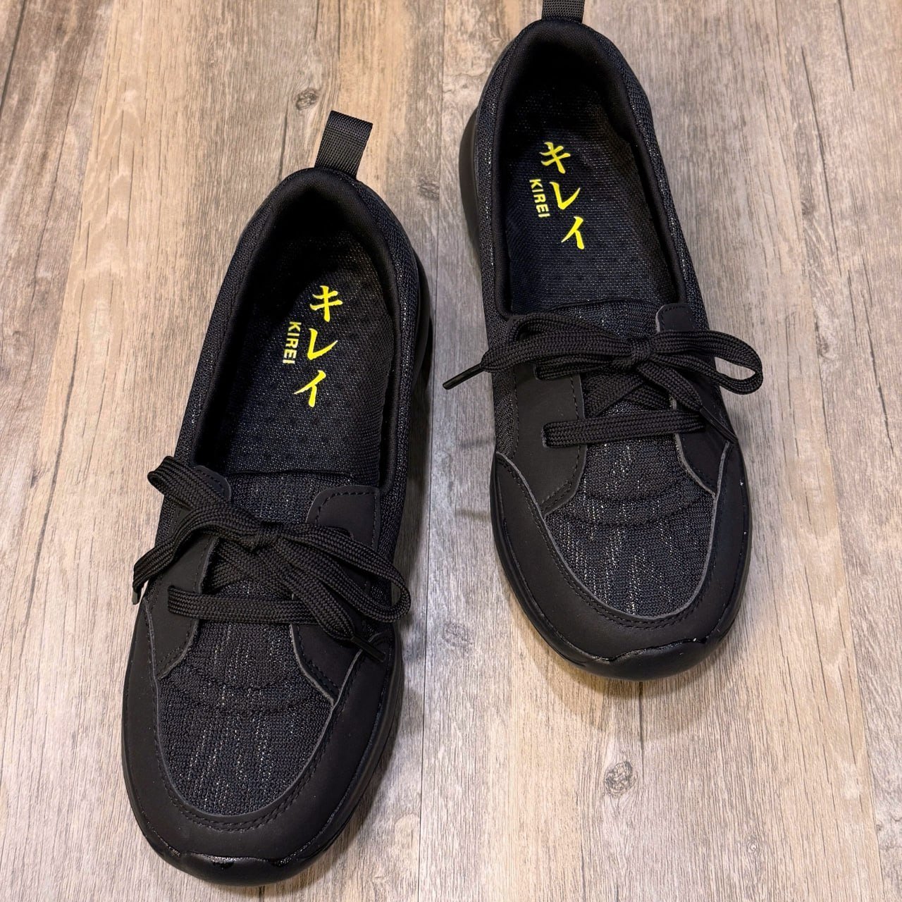 Giày Kirei Walk on Breathable Cột dây HD Đen