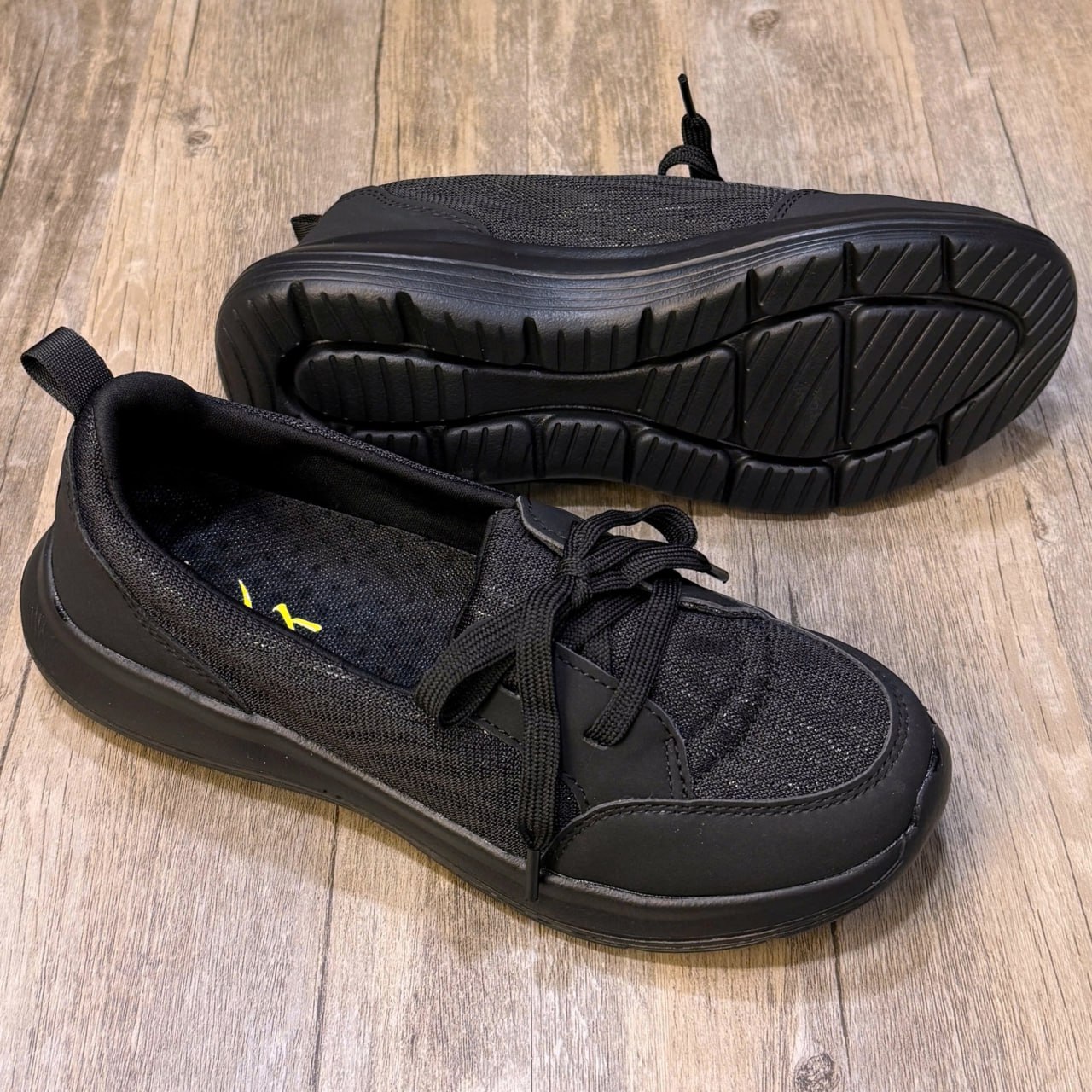 Giày Kirei Walk on Breathable Cột dây HD Đen