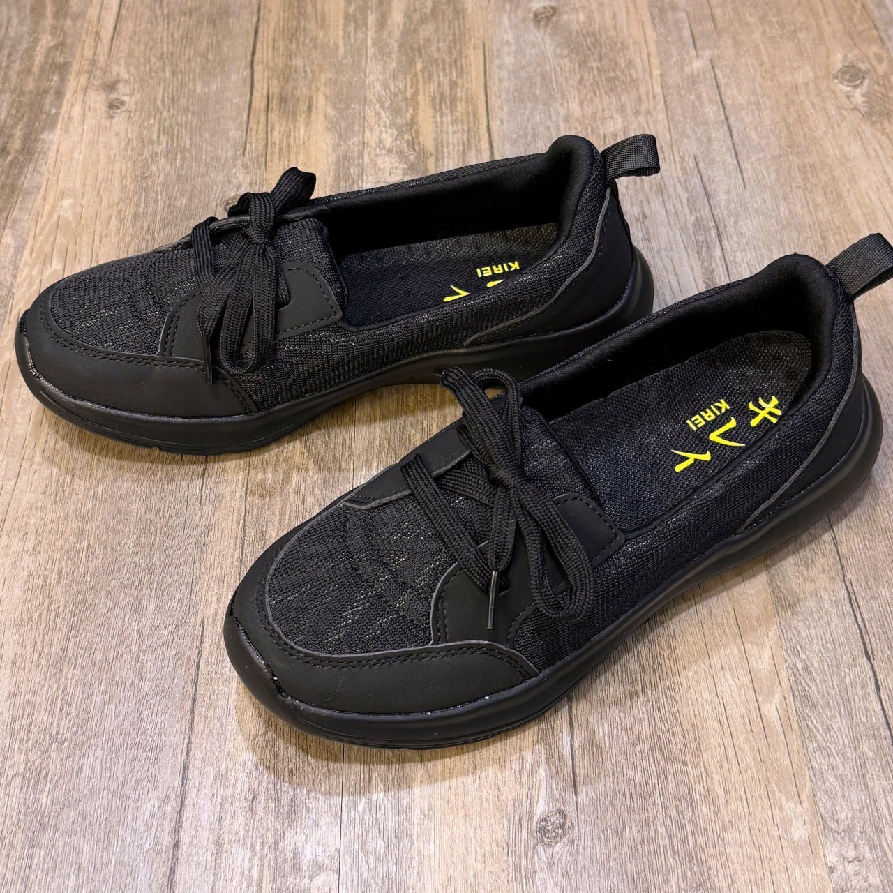 Giày Kirei Walk on Breathable Cột dây HD Đen