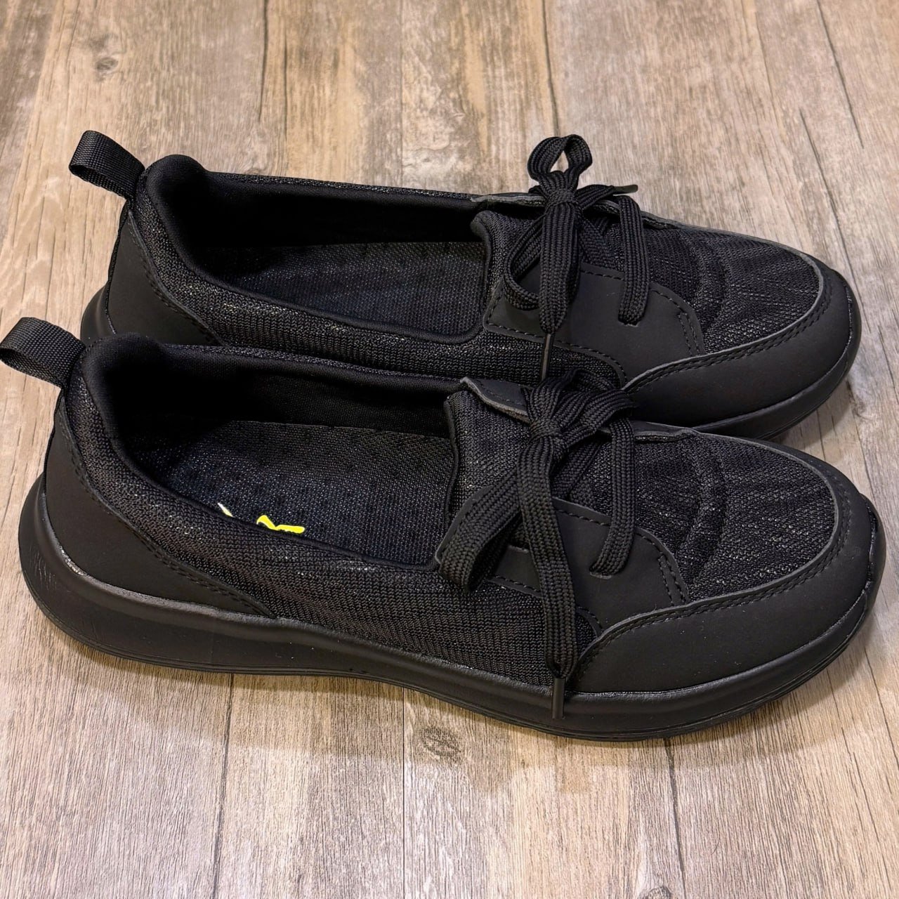 Giày Kirei Walk on Breathable Cột dây HD Đen