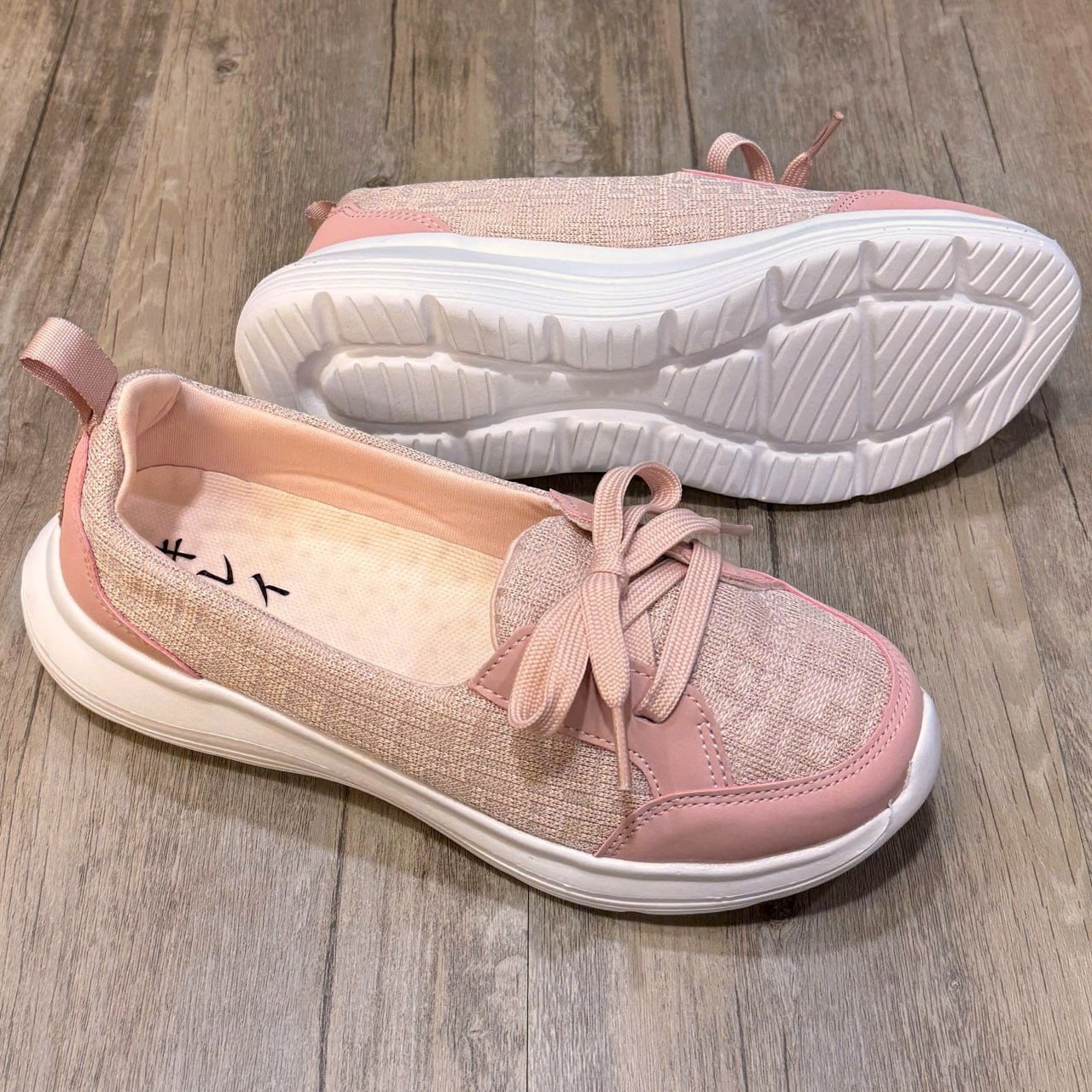 Giày Kirei Walk on Breathable Cột dây HD Hồng