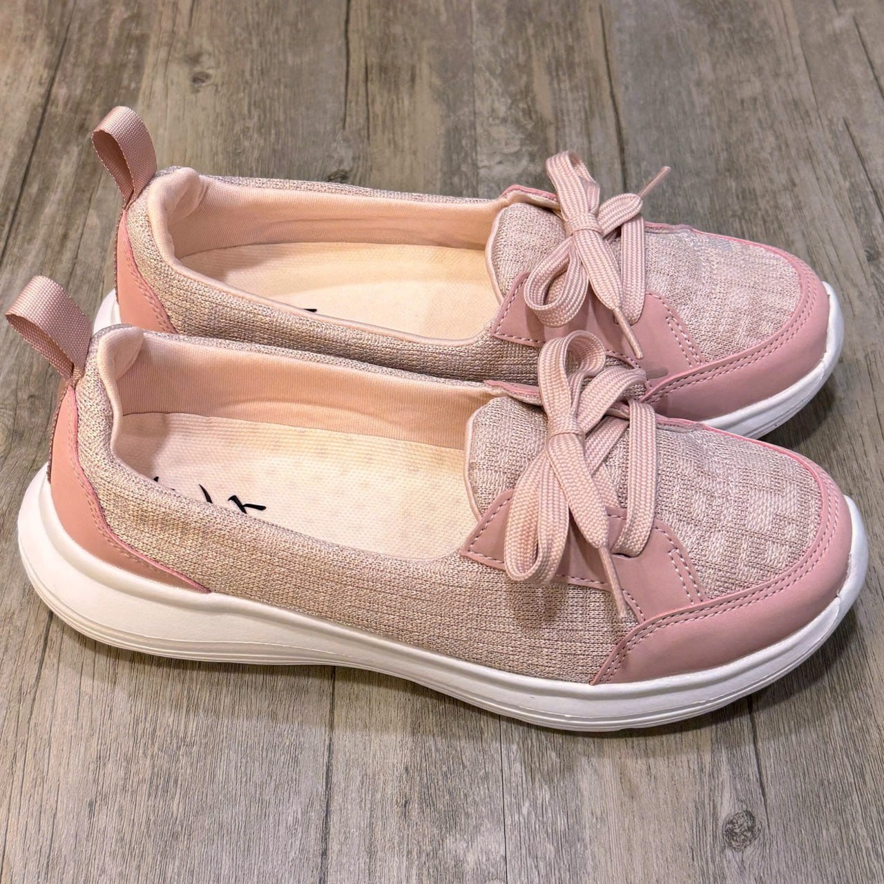 Giày Kirei Walk on Breathable Cột dây HD Hồng