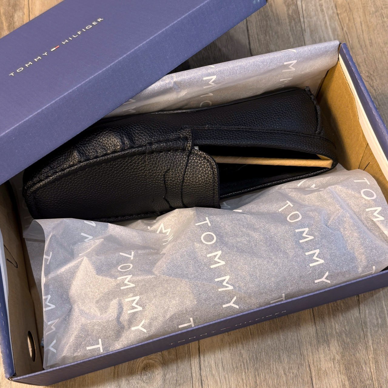 Giày Tommy Hilfiger Loafers HN2 Black